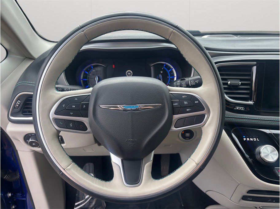 Used 2018 Chrysler Pacifica Limited FWD image 21