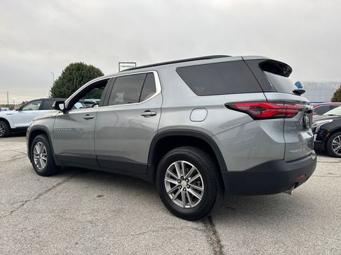 Used 2023 Chevrolet Traverse LT image 3