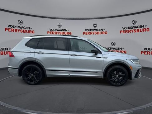 Certified 2024 Volkswagen Tiguan SE R-Line AWD/4WD image 9