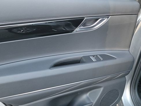 Used 2025 Genesis GV80 2.5T Standard image 19