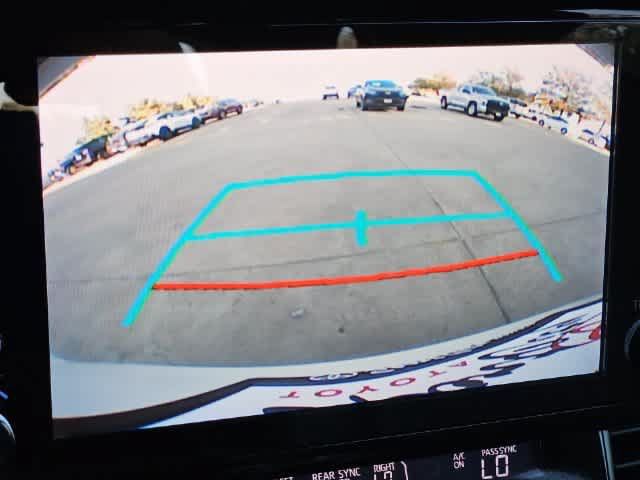 Used 2022 Toyota Sienna XLE FWD image 24