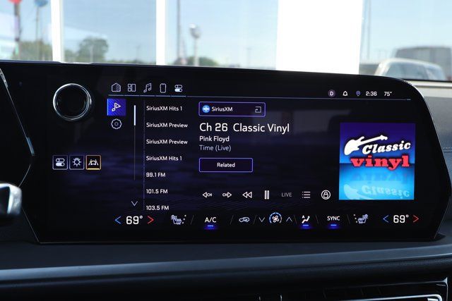 Used 2024 Chevrolet Traverse LT FWD image 16