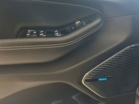 Used 2023 Jeep Grand Cherokee L Overland w/ Advanced Protech Group III image 3