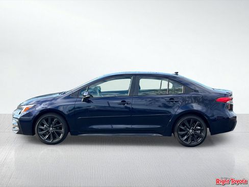 Certified 2025 Toyota Corolla SE FWD image 4