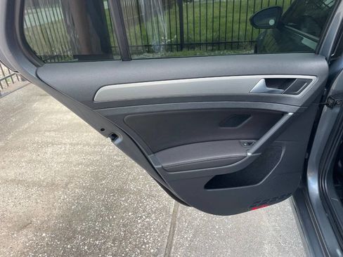 Used 2015 Volkswagen Golf S FWD image 14