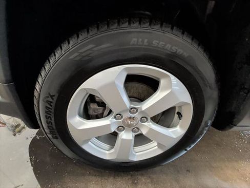 Certified 2018 Jeep Compass Latitude w/ Popular Equipment Group image 11