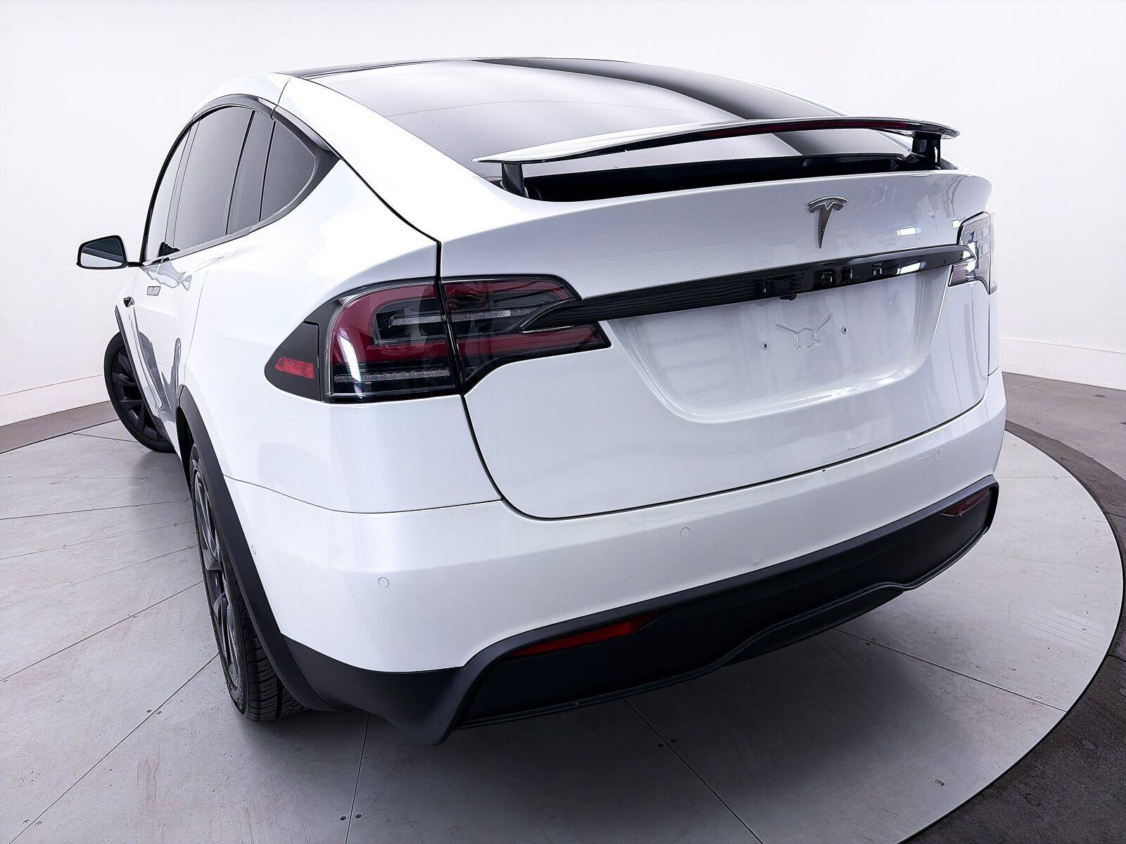 Used 2023 Tesla Model X AWD/4WD image 4
