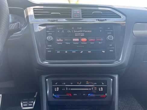 Used 2024 Volkswagen Tiguan SE R-Line AWD/4WD image 19