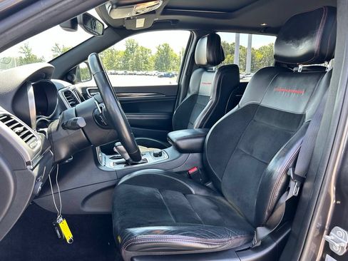 Used 2017 Jeep Grand Cherokee Trailhawk AWD/4WD image 12