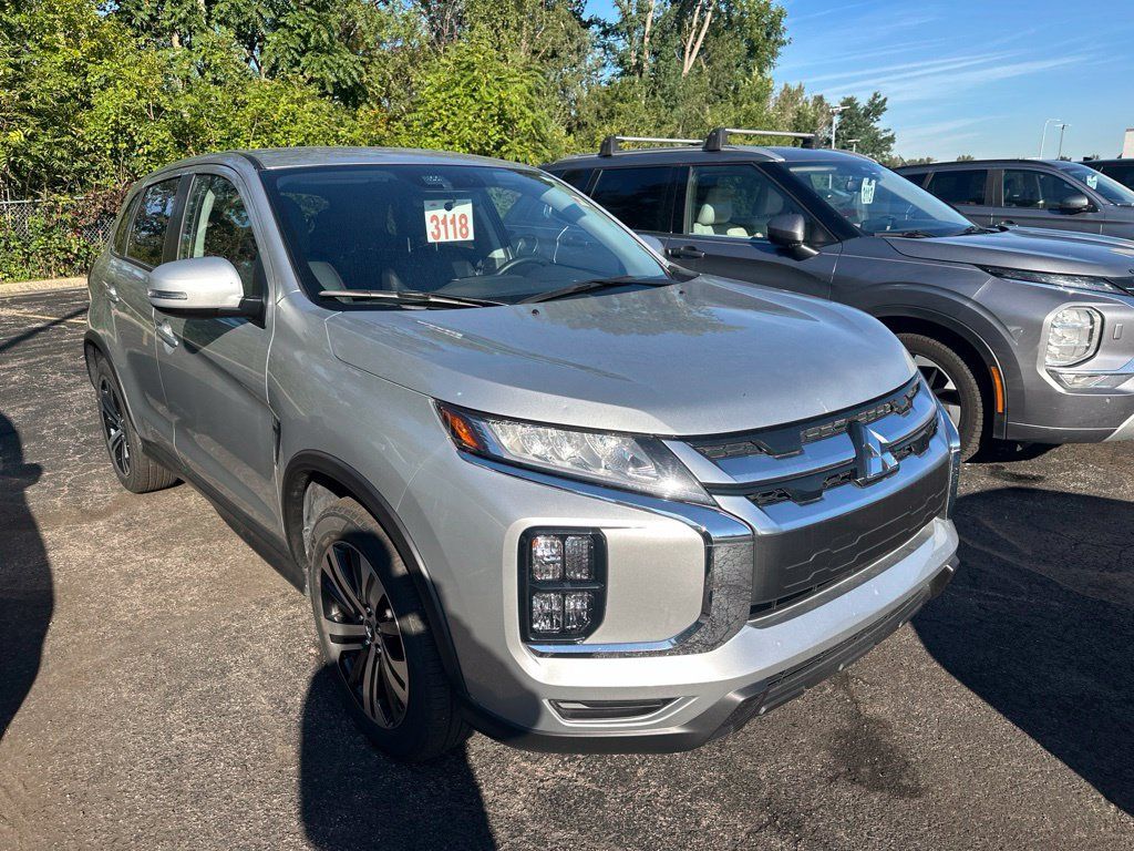 Used 2026 Mitsubishi Outlander Sport SE AWD/4WD image 3