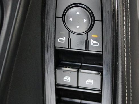 Used 2023 Nissan Rogue SV w/ SV Premium Package image 8