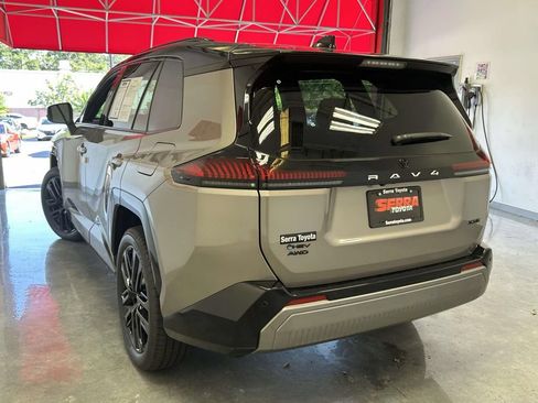 Used 2026 Toyota RAV4 XSE w/ Panoramic Sun Roof Package AWD/4WD image 5