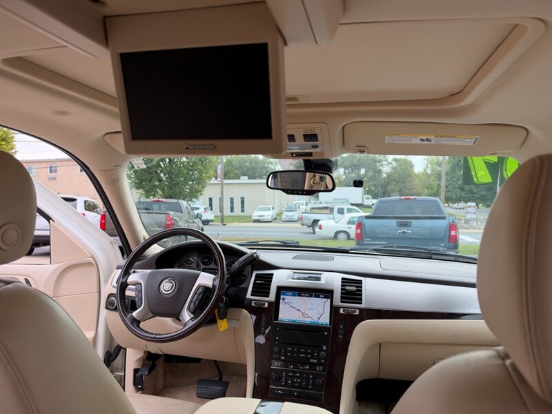 Used 2007 Cadillac Escalade AWD w/ Information Package image 13