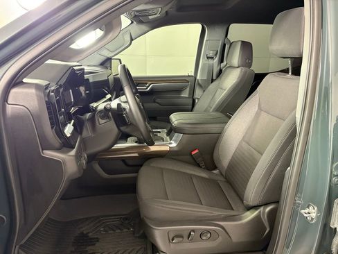 Used 2025 Chevrolet Silverado 1500 LT Trail Boss w/ Convenience Package II image 22