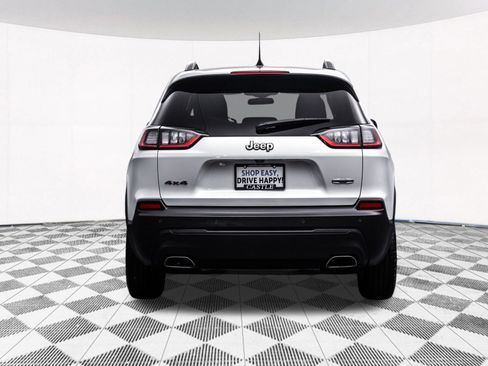 Used 2019 Jeep Cherokee Latitude w/ Cold Weather Group AWD/4WD image 10