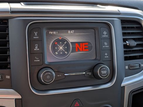 Used 2021 RAM 1500 Classic SLT RWD image 29