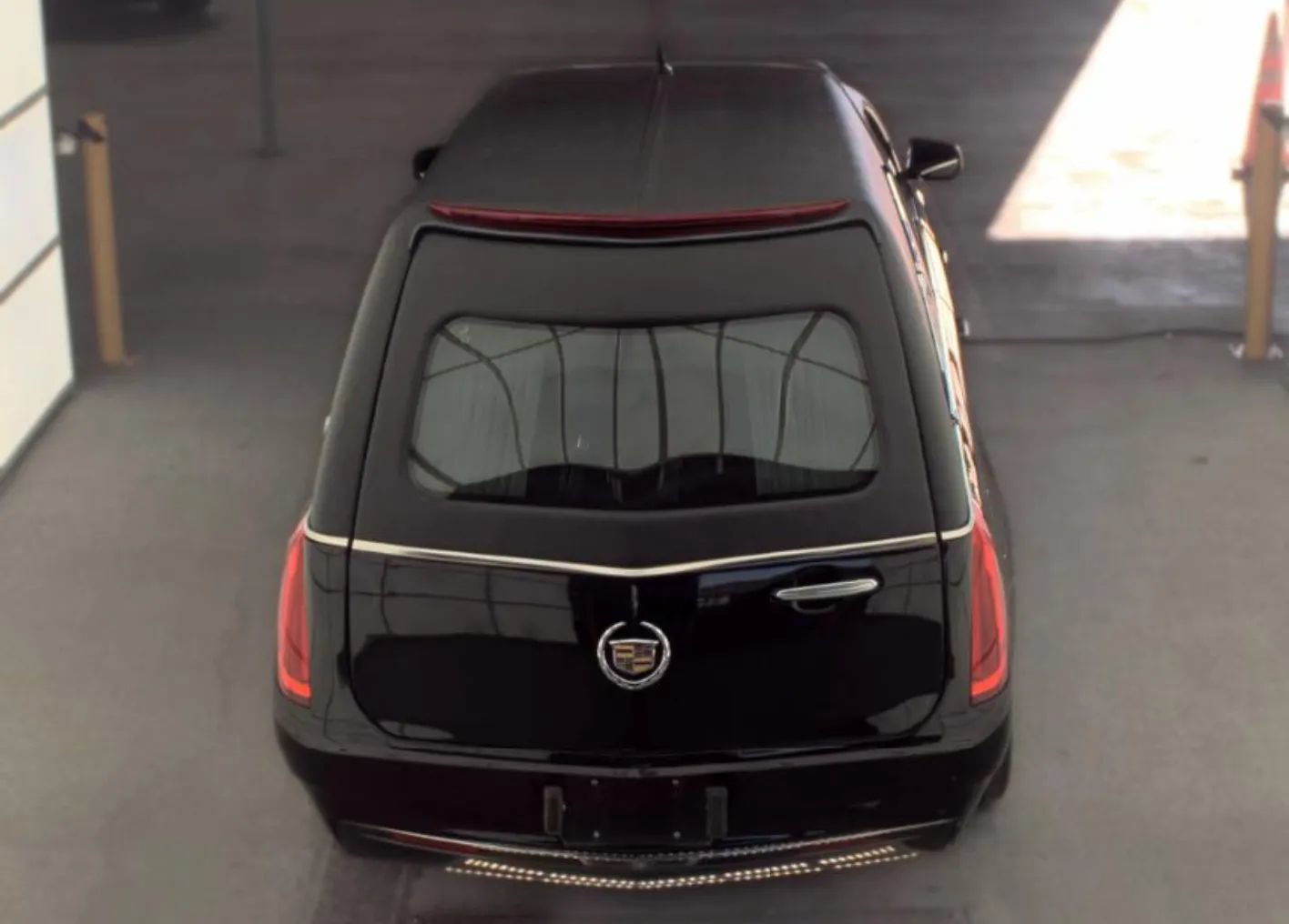 Used 2013 Cadillac XTS Hearse FWD image 3