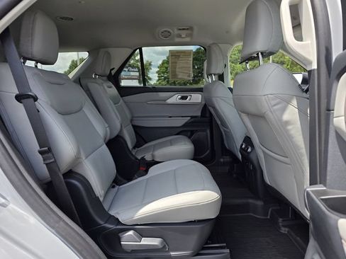Certified 2026 Ford Explorer Active w/ Active Comfort Package RWD image 30
