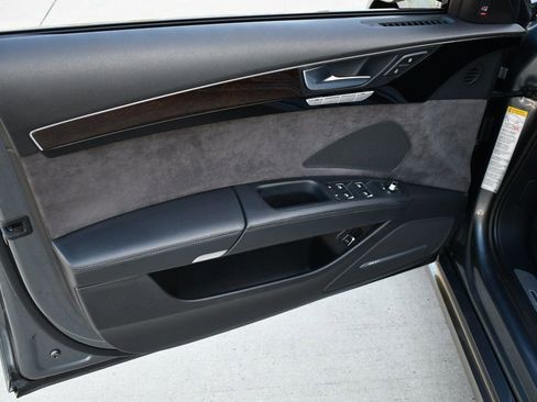 Used 2017 Audi A8 L 4.0T w/ Driver Assistance Package image 39