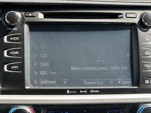 Used 2019 Toyota Highlander XLE FWD image 26