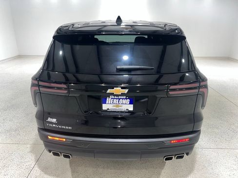Used 2024 Chevrolet Traverse LS FWD image 4