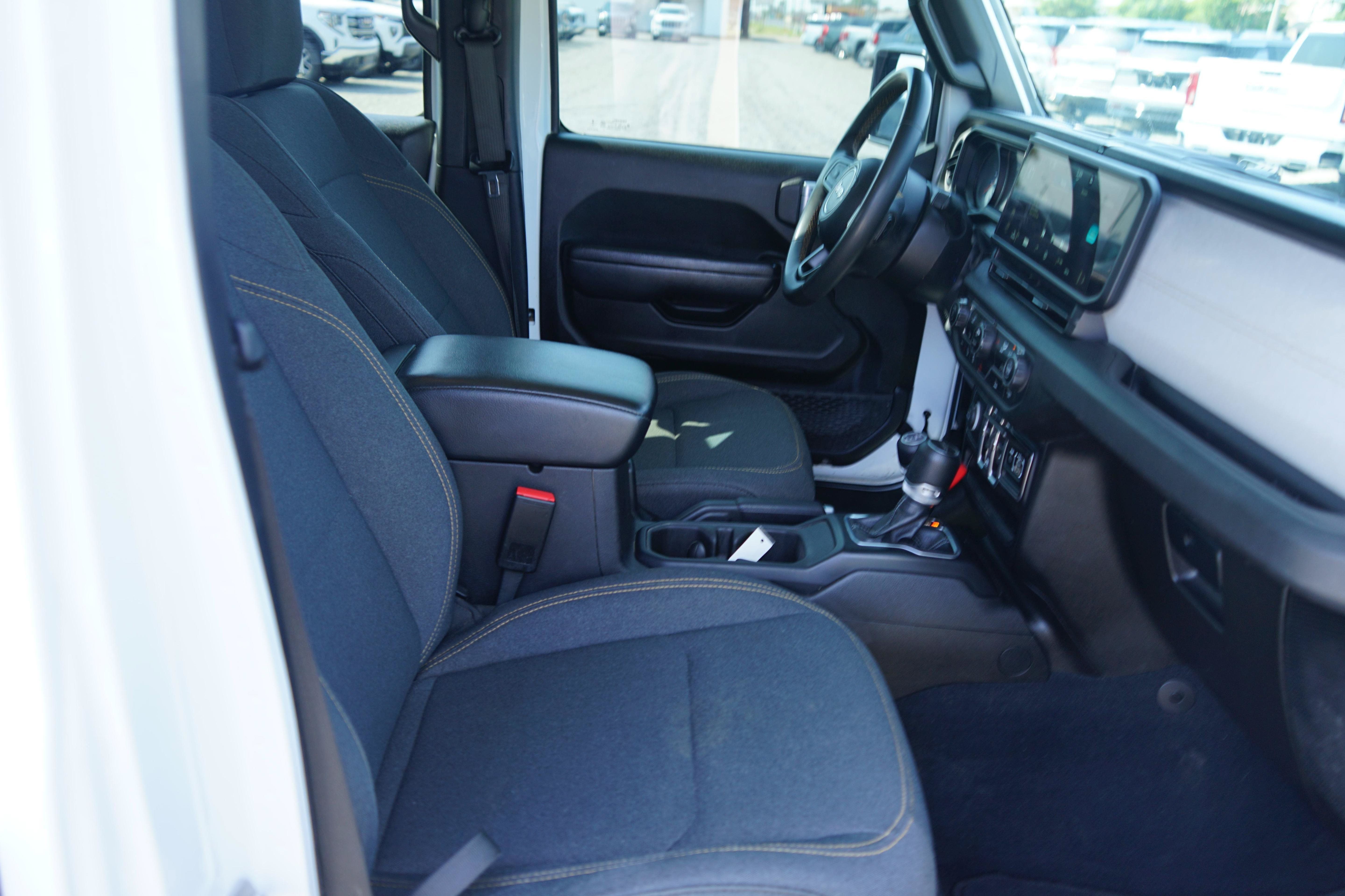 Used 2025 Jeep Gladiator Sport AWD/4WD image 25