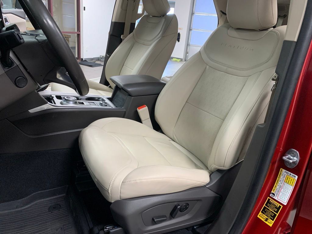 Used 2023 Ford Explorer Platinum w/ Premium Technology Package AWD/4WD image 15