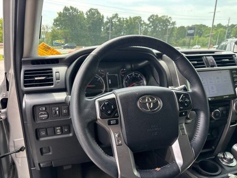 Used 2022 Toyota 4Runner TRD Sport w/ Technology Package AWD/4WD image 10