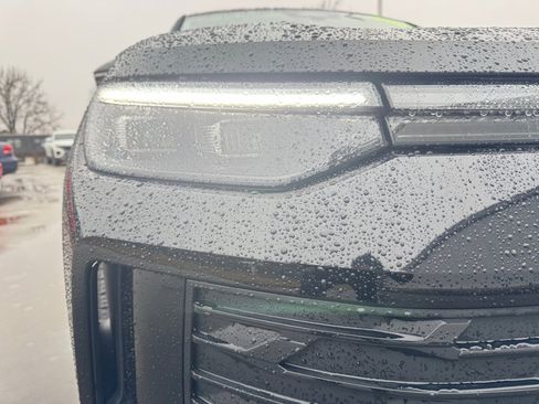 Used 2025 Volkswagen Tiguan SE image 26