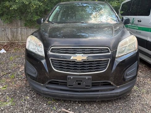 Used 2015 Chevrolet Trax LS FWD image 2
