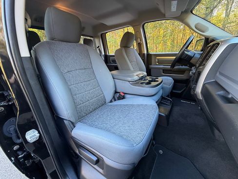 Used 2018 RAM 1500 Big Horn image 31