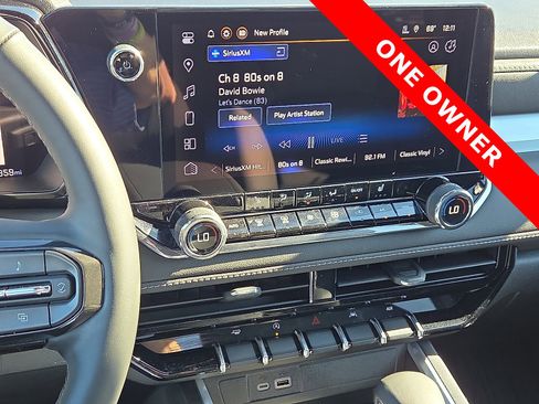 Used 2025 Chevrolet Colorado LT w/ LT Convenience Package image 16