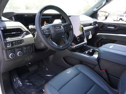 New 2026 GMC Yukon XL AT4 w/ Premium Trailering Package AWD/4WD image 18