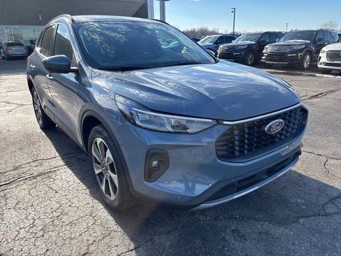 Used 2024 Ford Escape Platinum image 8