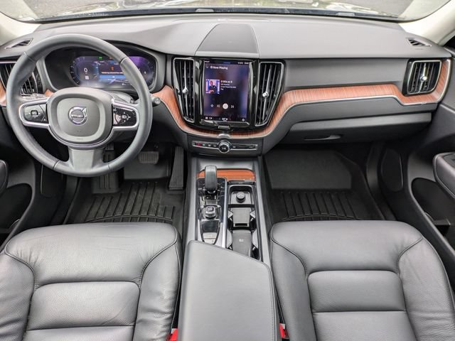Used 2023 Volvo XC60 B5 Plus FWD image 17