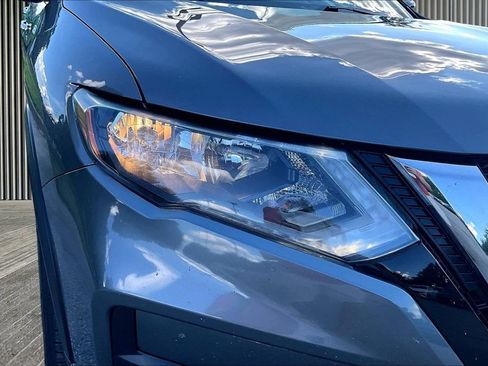Used 2018 Nissan Rogue SV w/ Premium Package AWD/4WD image 30