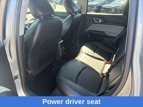 Used 2022 Jeep Compass Latitude image 17