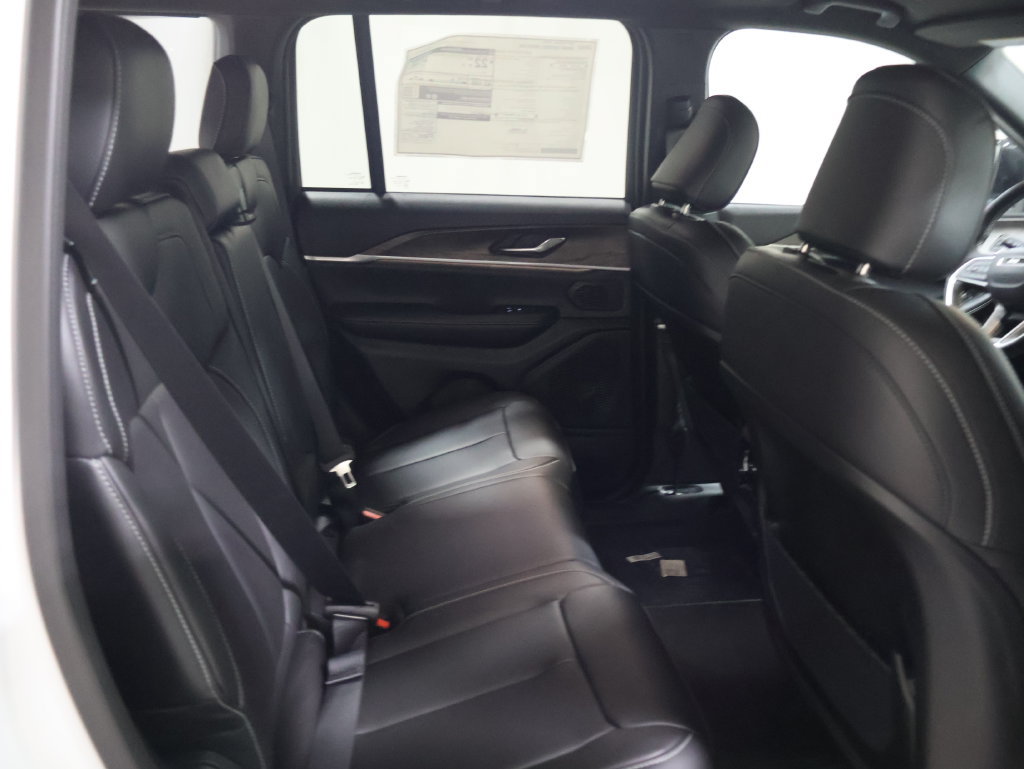 New 2027 Jeep Grand Cherokee Limited AWD/4WD image 14
