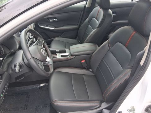 Used 2025 Nissan Sentra SR w/ SR Premium Package FWD image 12