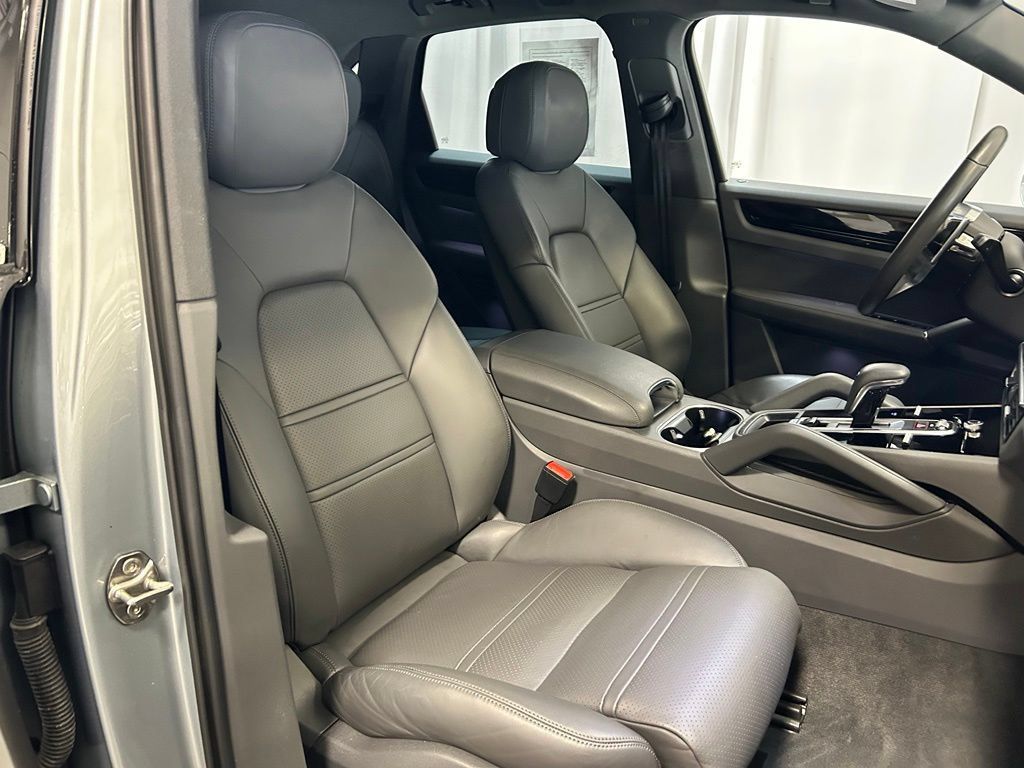 Certified 2020 Porsche Cayenne AWD/4WD image 27