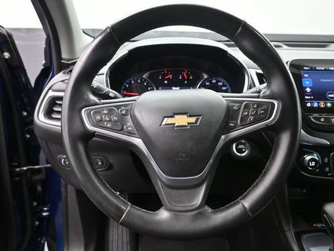 Used 2023 Chevrolet Equinox Premier FWD image 4