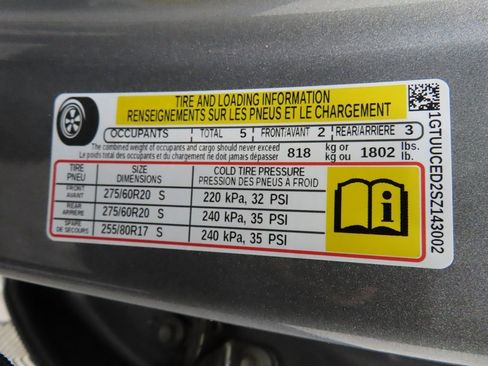 Used 2025 GMC Sierra 1500 Elevation image 51