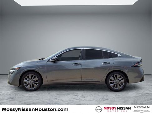 New 2026 Nissan Sentra SL w/ Floor Mat Package FWD image 5