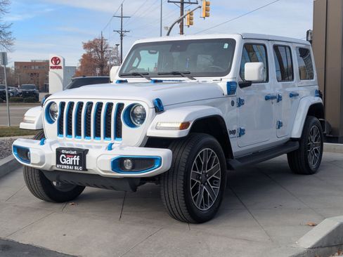 Used 2023 Jeep Wrangler Unlimited Sahara image 10