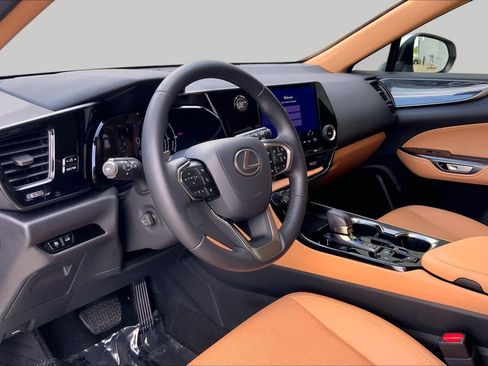 Used 2025 Lexus NX 250 FWD w/ Towing Package (2000 Lbs) image 16