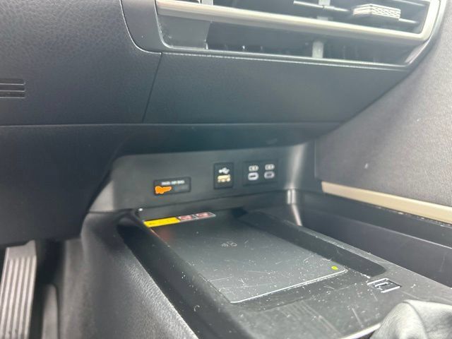 Used 2025 Toyota Camry LE FWD image 25