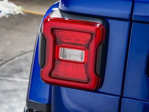 Used 2019 Jeep Wrangler Unlimited Rubicon w/ Dual Top Group image 9