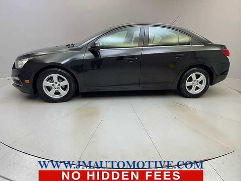 Used 2016 Chevrolet Cruze LT image 2