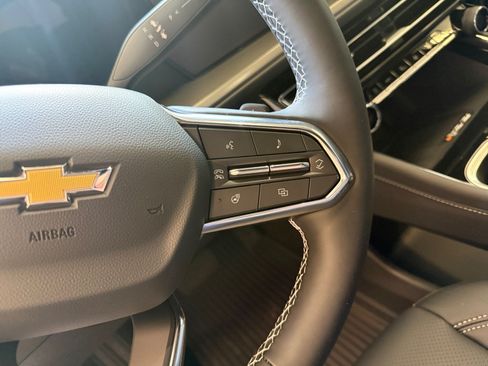New 2027 Chevrolet Traverse LT w/ LPO, Floor Liner Package FWD image 25