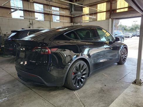 Used 2021 Tesla Model Y Performance AWD/4WD image 5